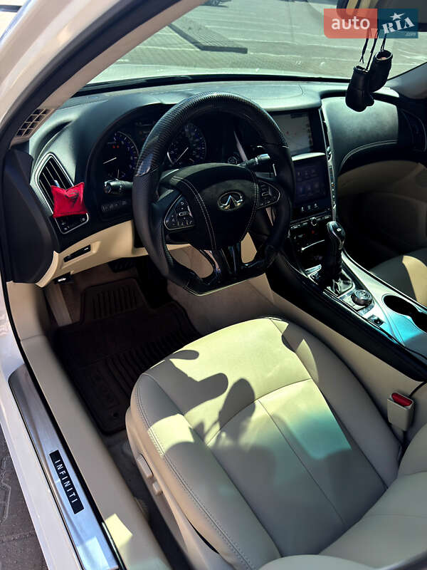 Седан Infiniti Q50 2014 в Киеве