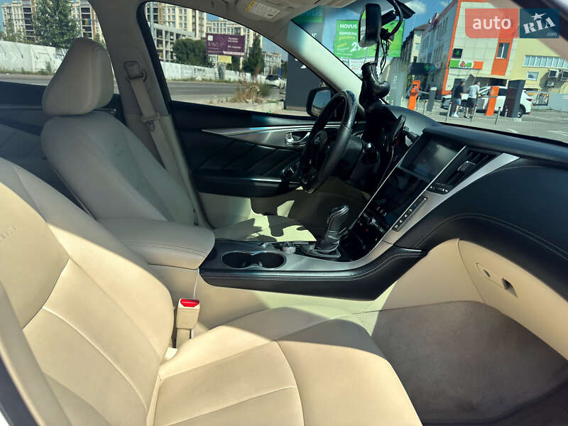 Седан Infiniti Q50 2014 в Киеве