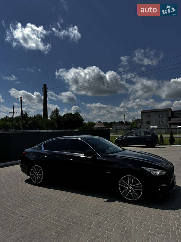 Седан Infiniti Q50 2015 в Шептицькому