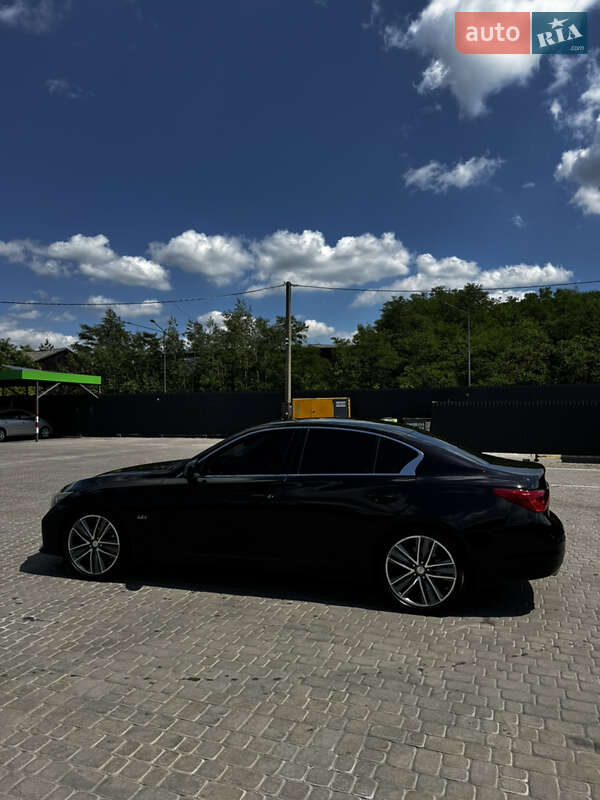 Седан Infiniti Q50 2015 в Шептицькому