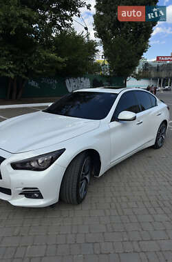 Седан Infiniti Q50 2014 в 