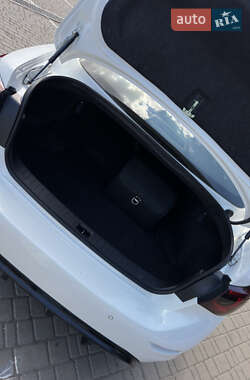 Седан Infiniti Q50 2014 в 