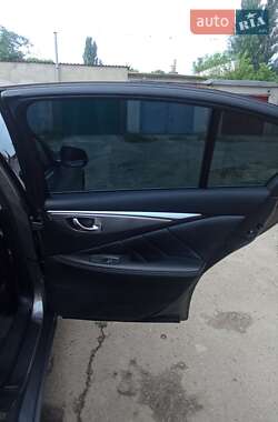 Седан Infiniti Q50 2015 в Одессе