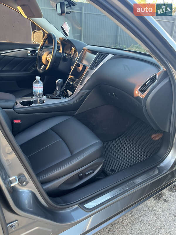 Седан Infiniti Q50 2015 в Миколаєві