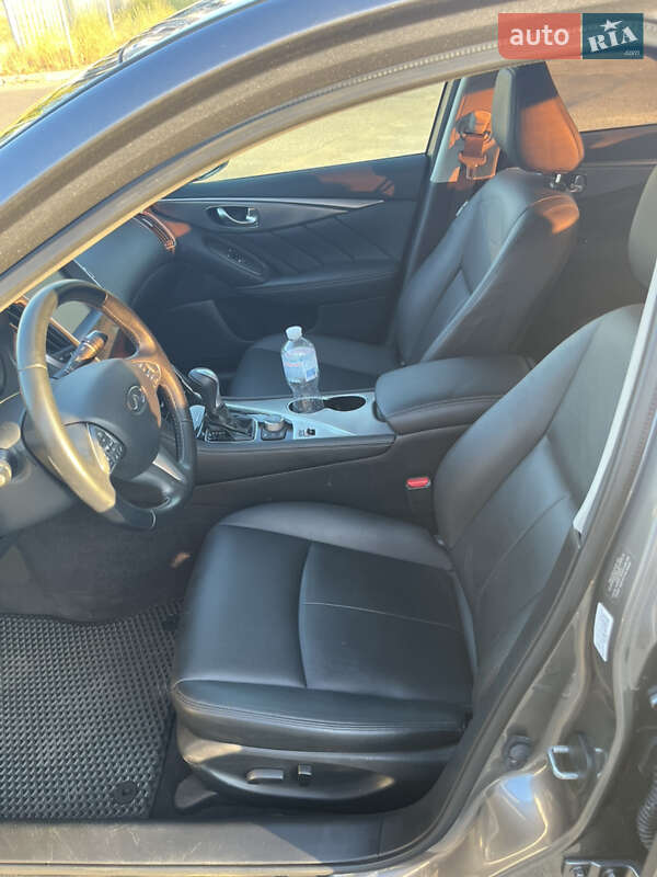 Седан Infiniti Q50 2015 в Миколаєві