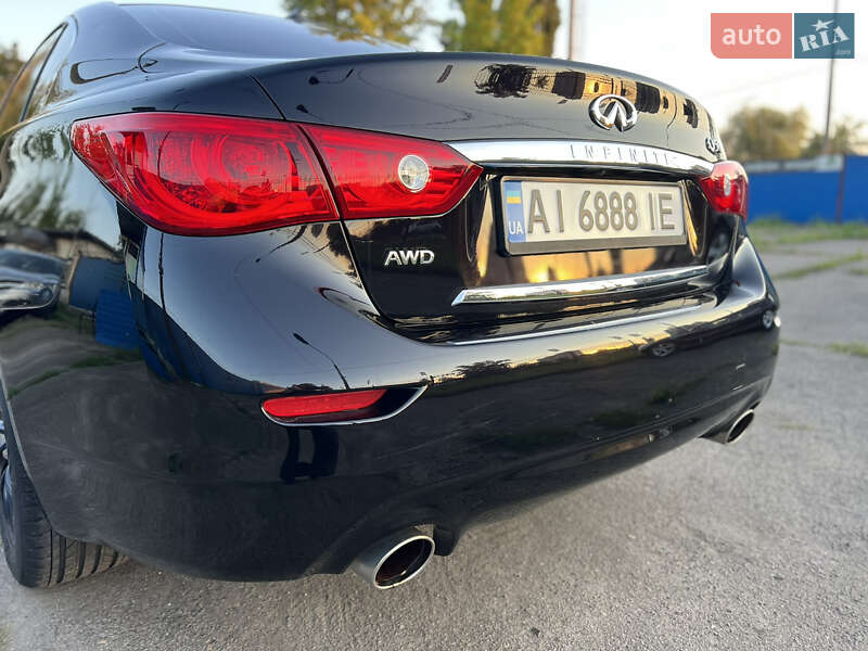 Седан Infiniti Q50 2015 в Києві