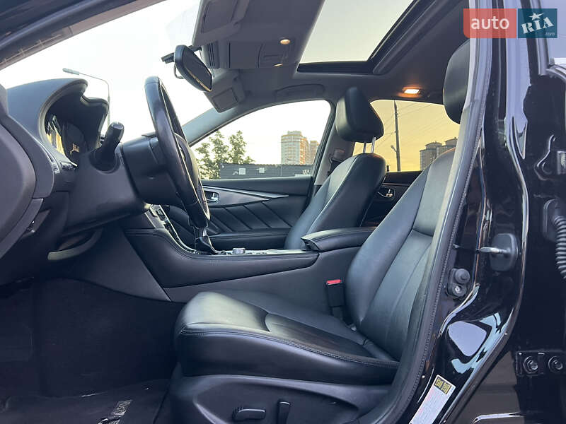 Седан Infiniti Q50 2015 в Києві