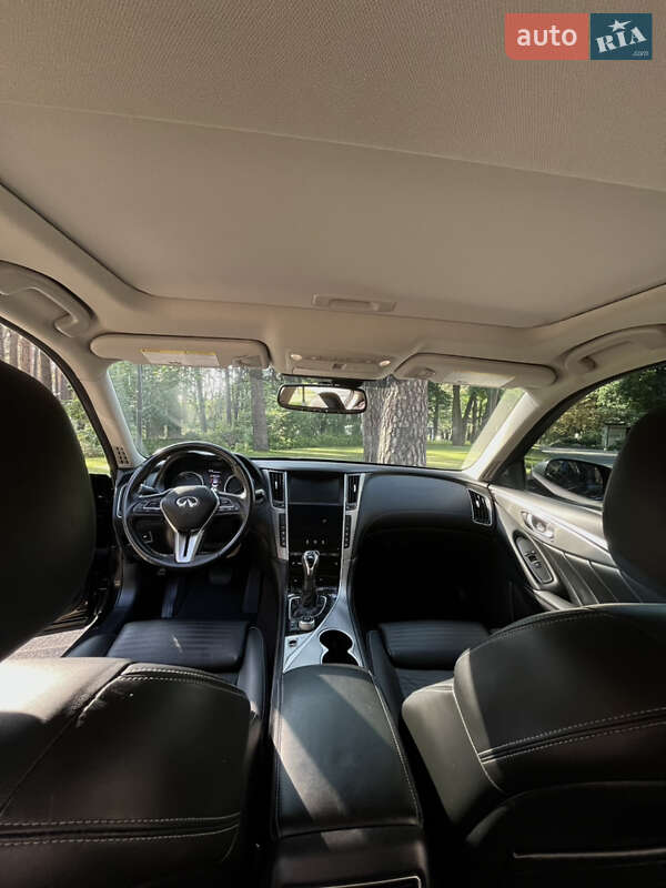 Седан Infiniti Q50 2017 в Чернигове