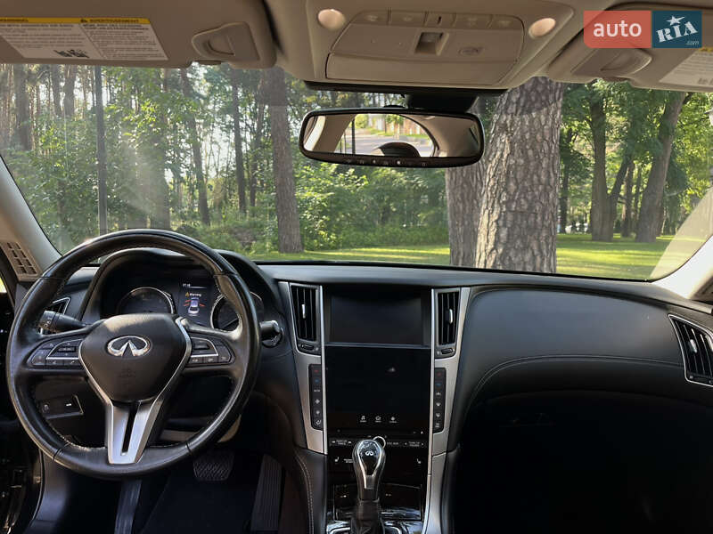 Седан Infiniti Q50 2017 в Чернигове