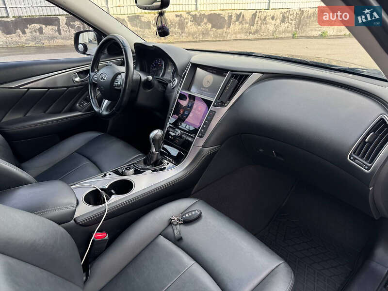Седан Infiniti Q50 2016 в Вінниці