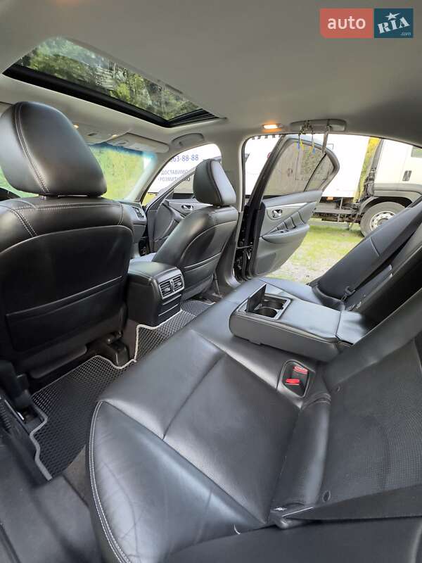 Седан Infiniti Q50 2014 в Києві