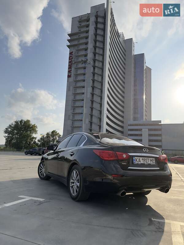 Седан Infiniti Q50 2014 в Києві