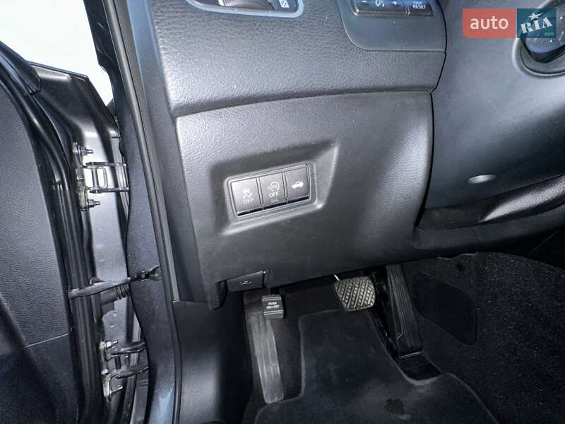 Седан Infiniti Q50 2016 в Одессе