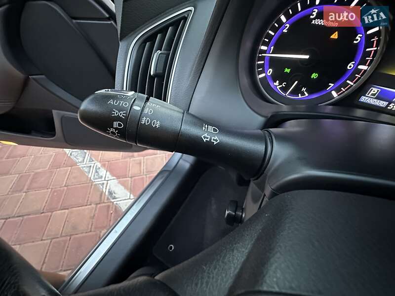 Седан Infiniti Q50 2016 в Одессе