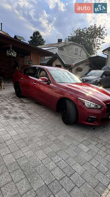 Седан Infiniti Q50 2016 в Ременеві