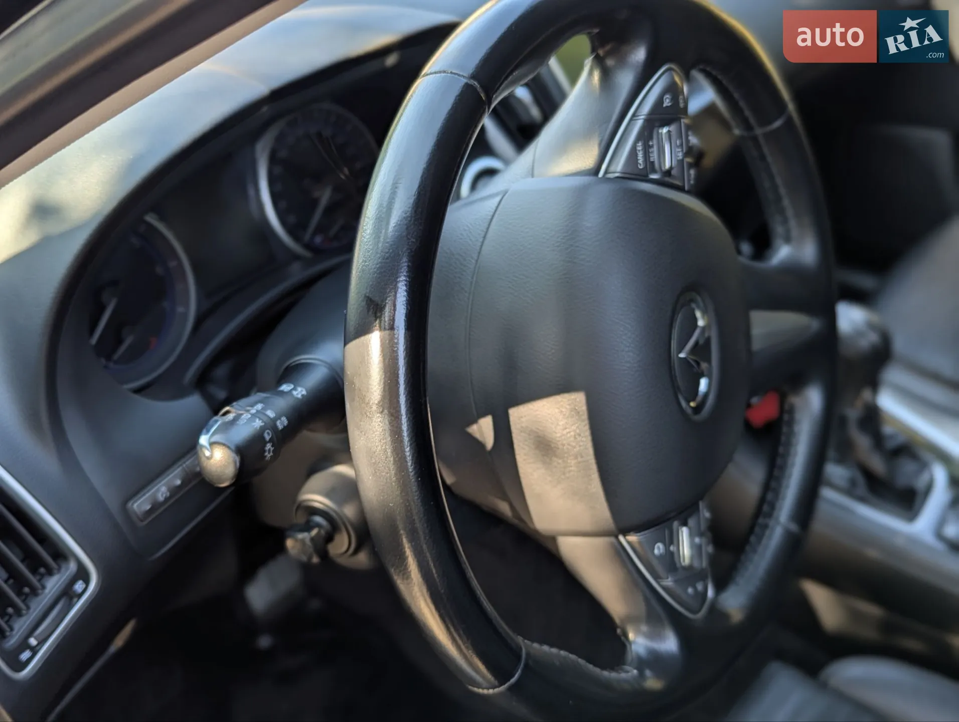 2015 Infiniti Q50 - мініатюра 26
