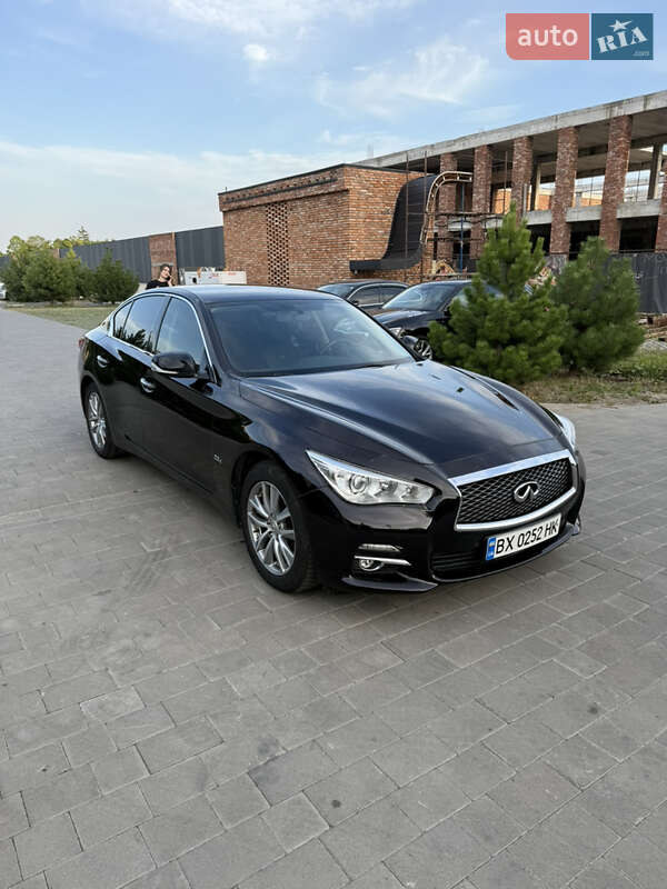 Infiniti Q50 2013
