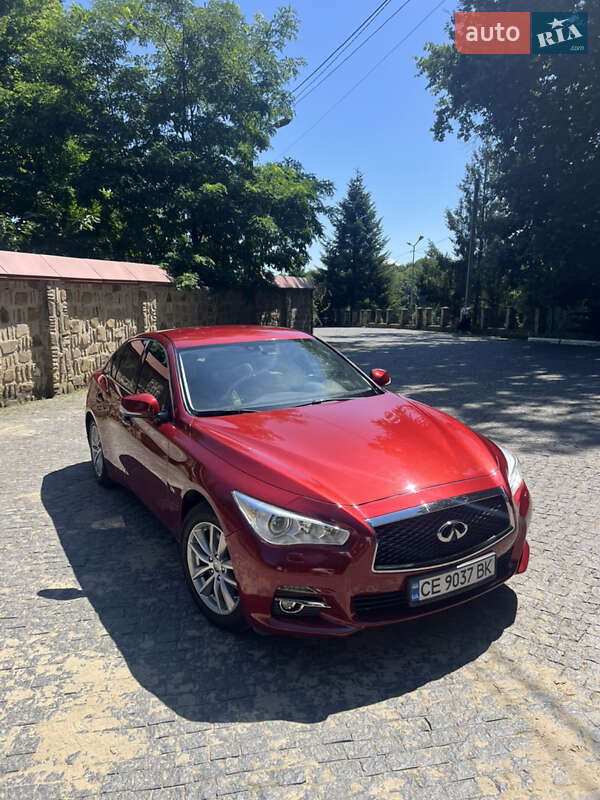 Седан Infiniti Q50 2017 в Чернівцях