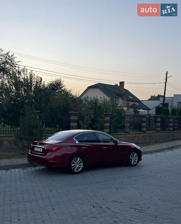 Седан Infiniti Q50 2017 в Чернівцях