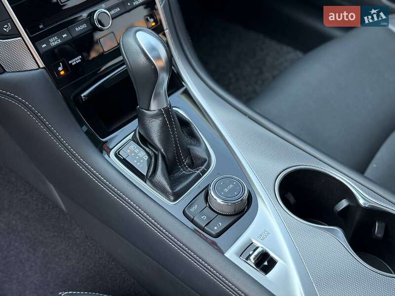 Седан Infiniti Q50 2016 в Одессе