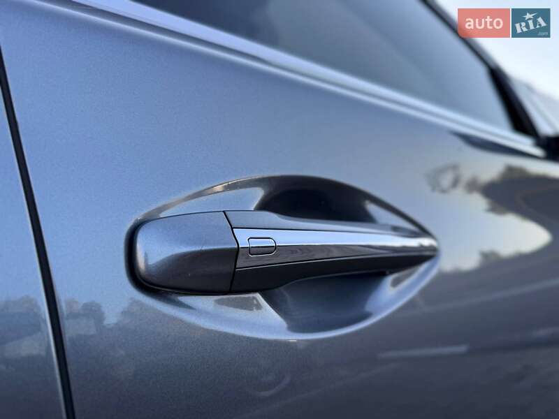 Седан Infiniti Q50 2016 в Одессе