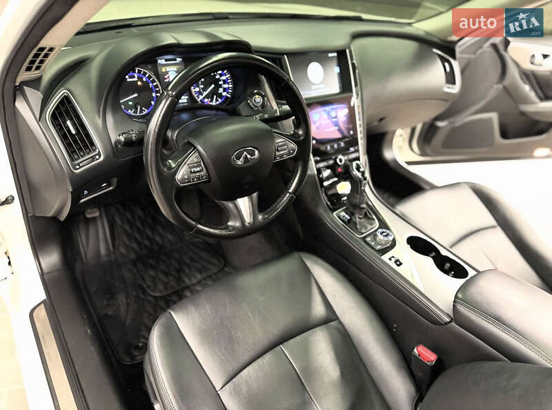 Седан Infiniti Q50 2013 в Дніпрі