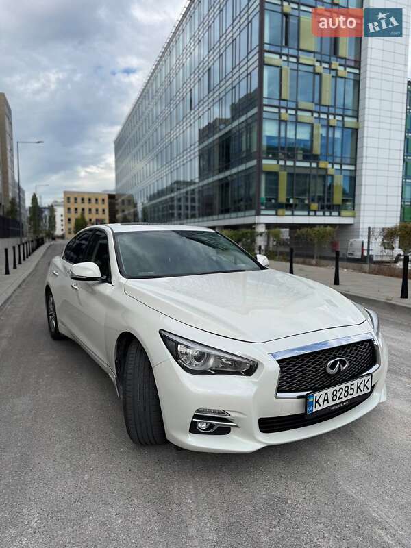 Infiniti Q50 2016
