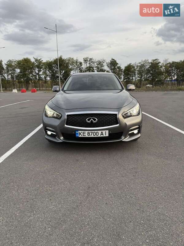 Седан Infiniti Q50 2014 в Дніпрі