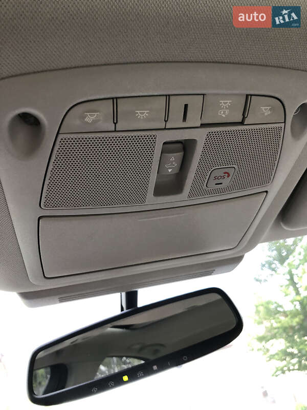 Седан Infiniti Q50 2015 в Києві