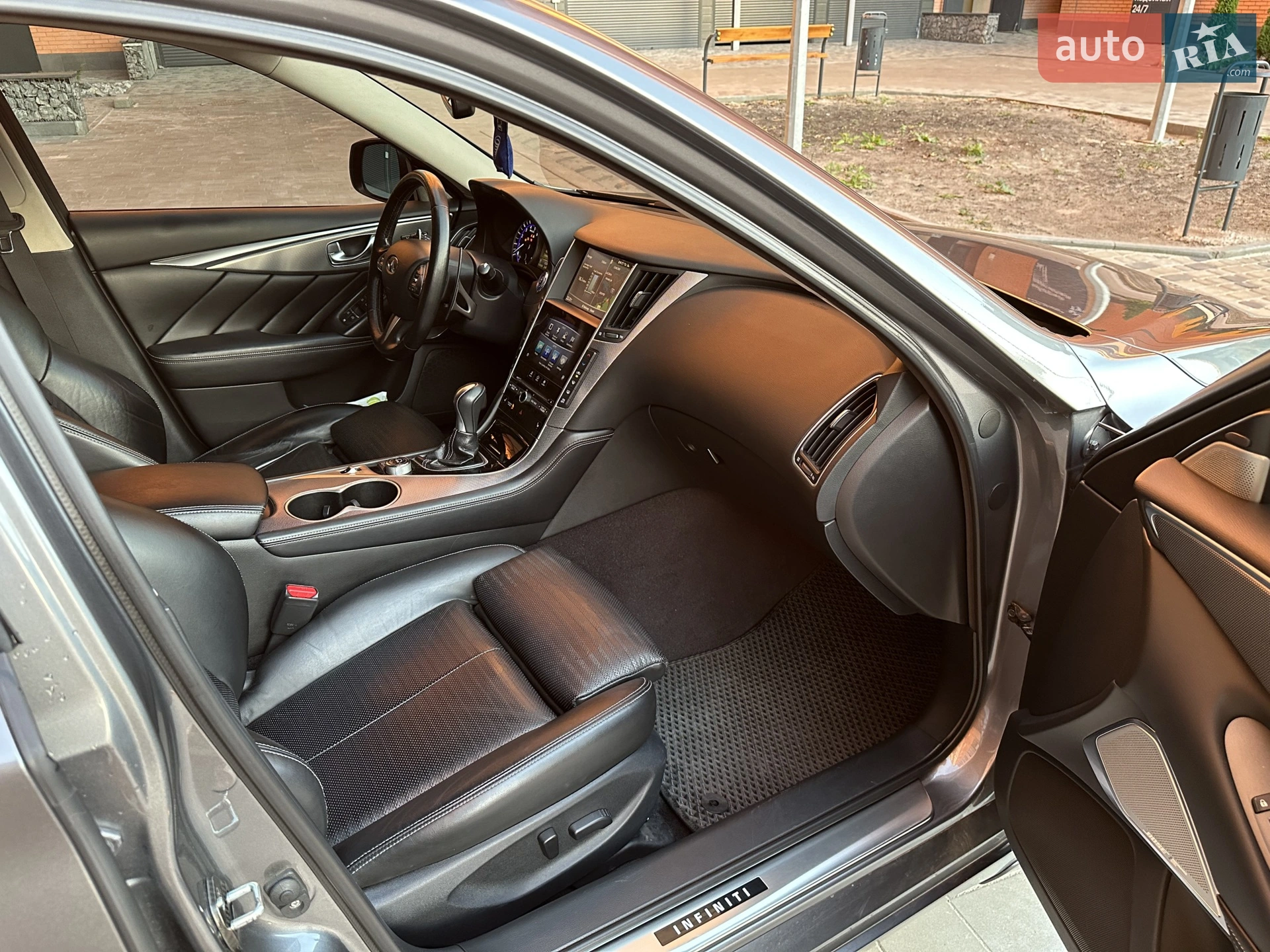 2017 Infiniti Q50 - мініатюра 15