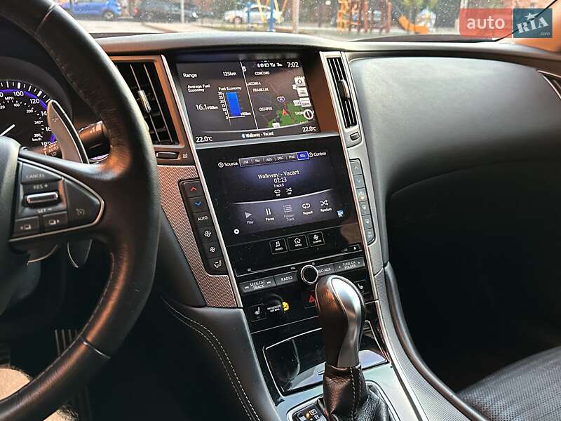 Седан Infiniti Q50 2017 в Дніпрі