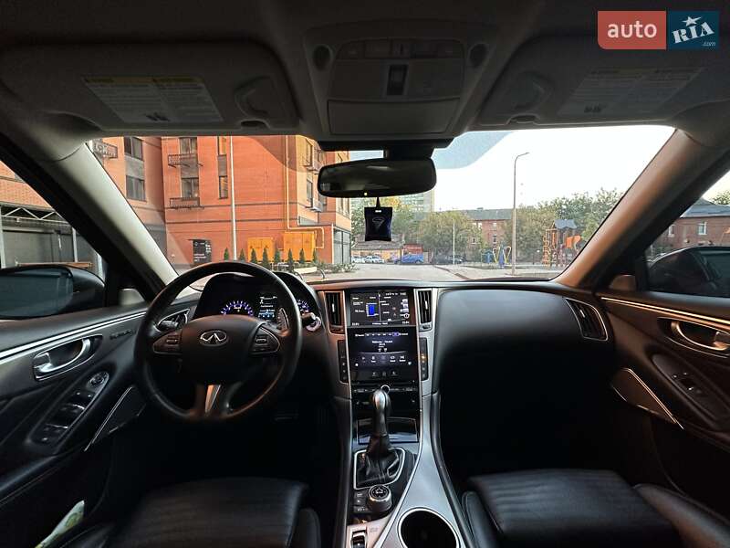 Седан Infiniti Q50 2017 в Дніпрі