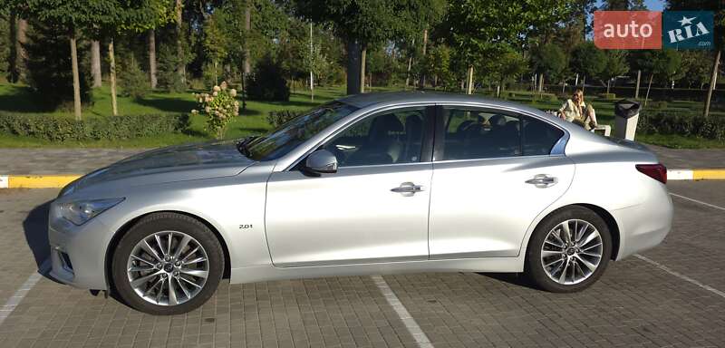 Седан Infiniti Q50 2018 в Буче
