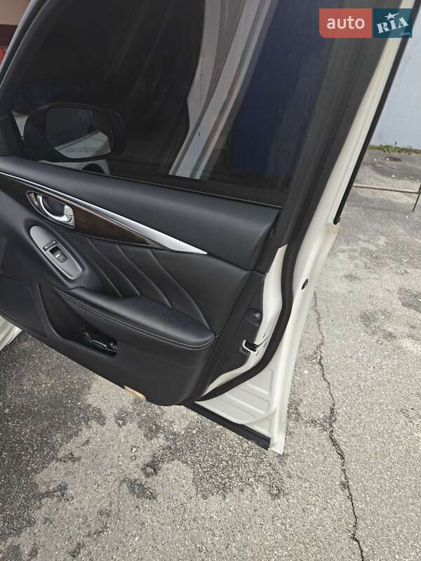 Седан Infiniti Q50 2017 в Киеве