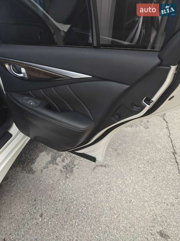 Седан Infiniti Q50 2017 в Киеве