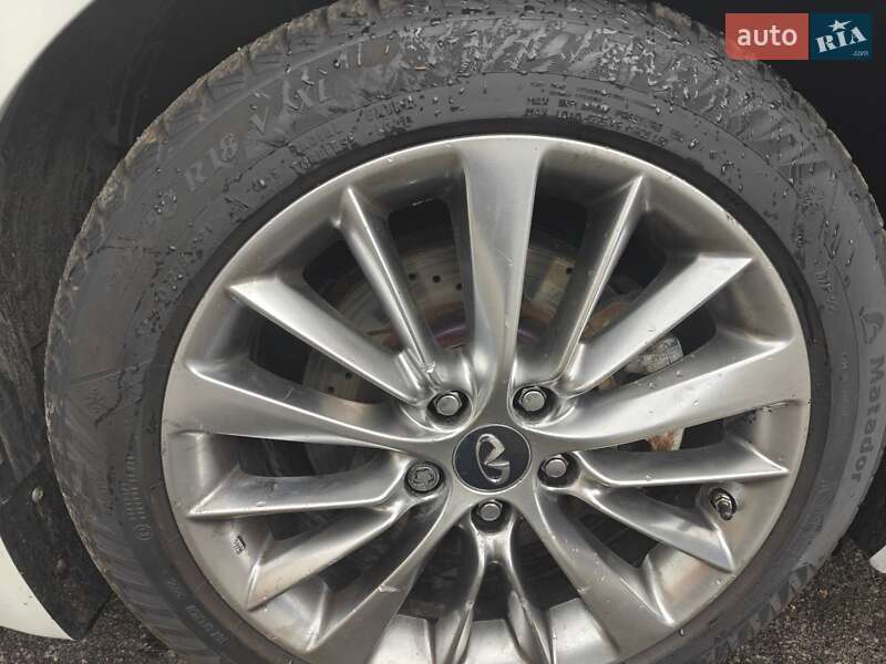 Седан Infiniti Q50 2017 в Киеве