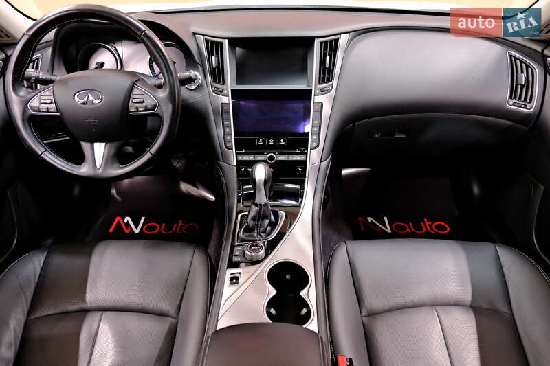 Седан Infiniti Q50 2015 в Одессе