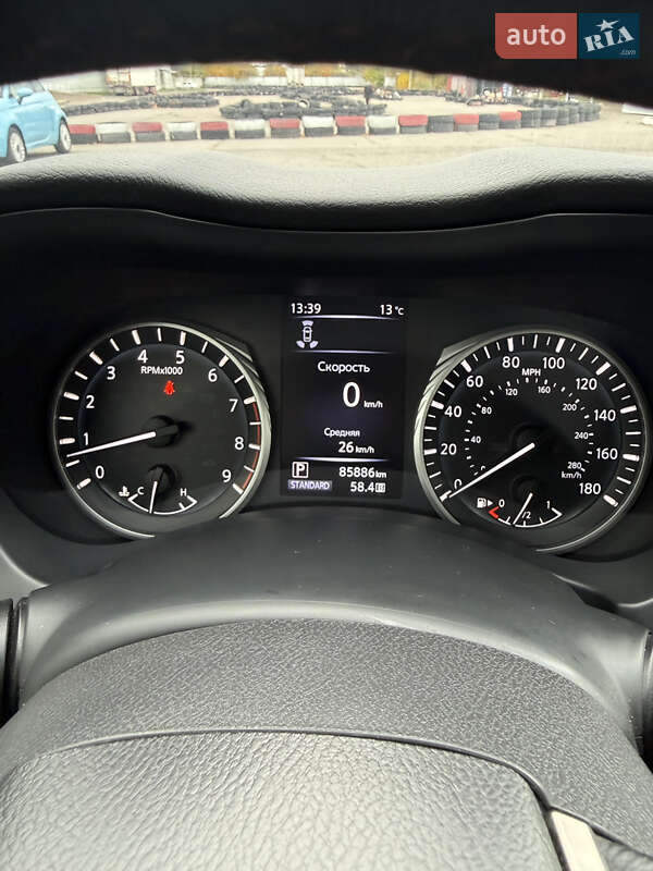 Седан Infiniti Q50 2017 в Кременчуге