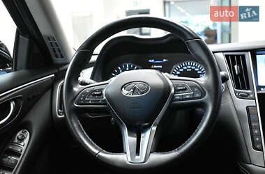 Седан Infiniti Q50 2017 в 
