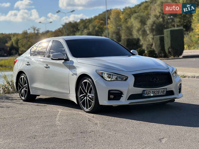 Седан Infiniti Q50 2016 в Дніпрі