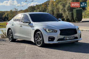 Седан Infiniti Q50 2016 в 