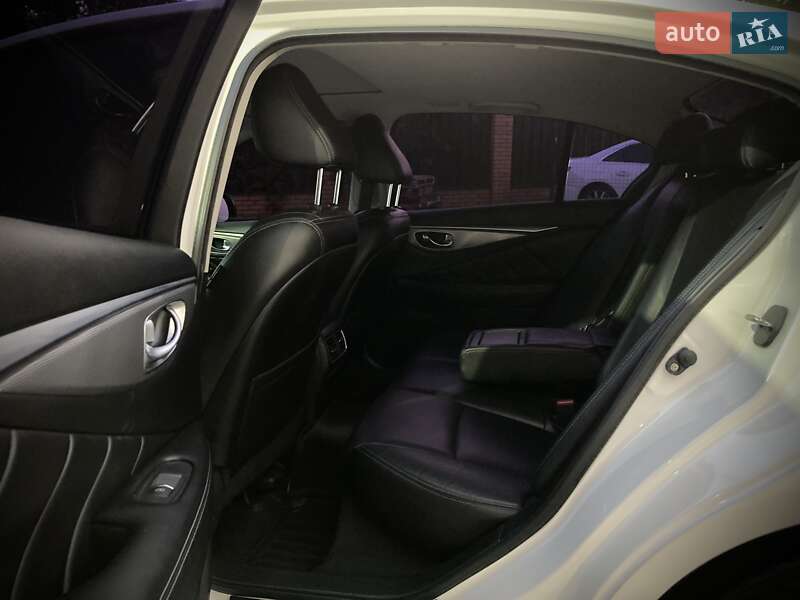 Седан Infiniti Q50 2014 в Киеве фото 13 Седан Infiniti Q50 2014 в Киеве