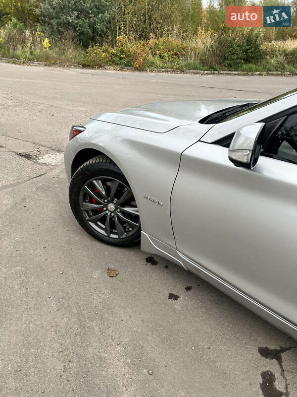 Седан Infiniti Q50 2015 в Львові