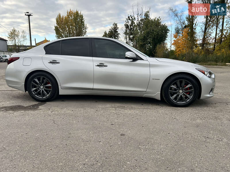 Седан Infiniti Q50 2015 в Львові
