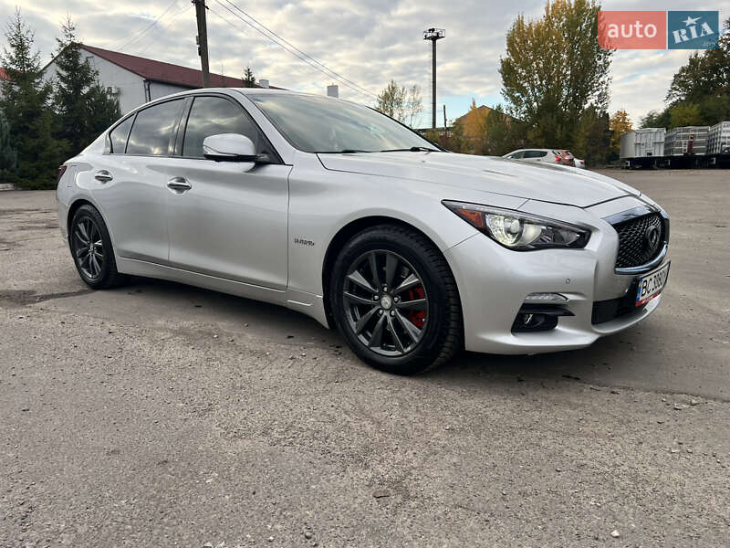 Седан Infiniti Q50 2015 в Львові