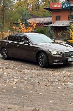 Седан Infiniti Q50 2014 в 