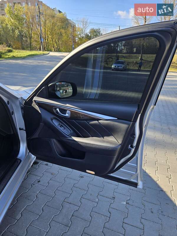 Седан Infiniti Q50 2017 в Деражні