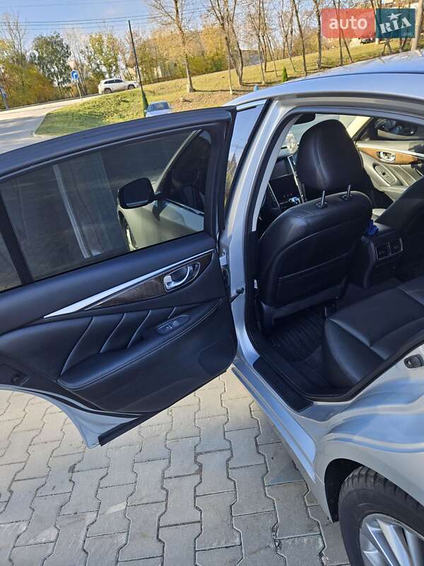 Седан Infiniti Q50 2017 в Деражні