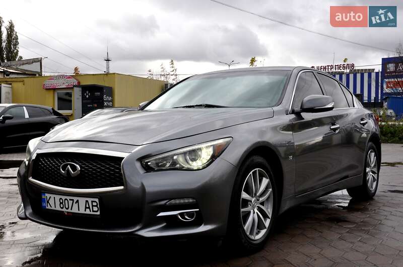 Седан Infiniti Q50 2015 в Львове