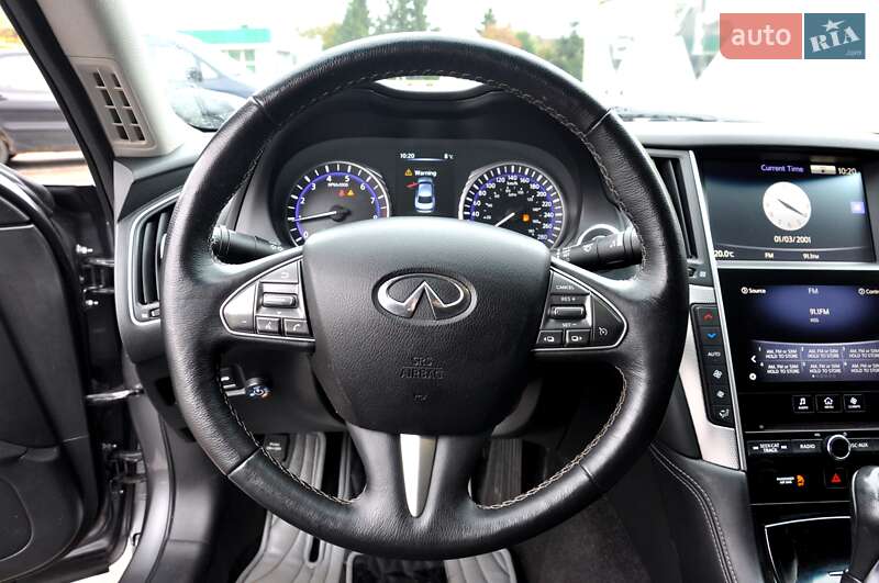 Седан Infiniti Q50 2015 в Львове